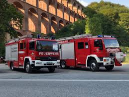 Durch den hauptort fließt der gleichnamige limbach, der im nördlich angrenzenden nachbarort mylau in die göltzsch mündet. Festwochenende 150 Jahre Feuerwehr Mylau Freiwillige Feuerwehr Waldenbuch