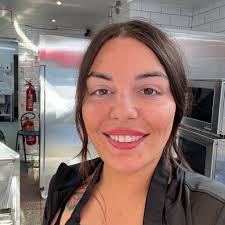 hello 👋 Is there anybody here that works at Evan James primary 🙂? Thanks  so much all