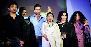 Singer Asha Bhosle S Daughter Commits Suicide Dawn Com singer asha bhosle s daughter commits