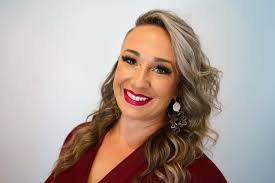 Sarah Ernest's Instagram, Twitter & Facebook