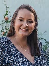 Donna Vroman's Instagram, Twitter & Facebook