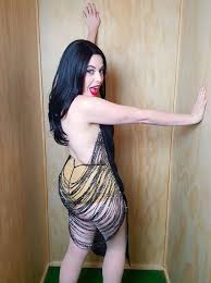 Aug 31, 2020 · maja hanson may not be a household name, but her work has earned a place in hollywood fashion history. Rose Mcgowan 1998 Mtv Vma Dress Snog The Frog