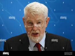 David begg hi-res stock photography and images