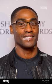 Arts simon hi-res stock photography and images