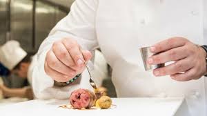 Lo chef e giudice di masterchef italia giorgio locatelli è stato visto a milano in compagnia di gilberto neirotti, il 23enne concorrente veronese del cooking show di sky che si sa essere …. Ecco I Ristoranti Dei Giudici Di Masterchef 2019