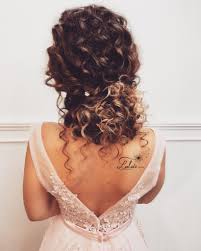 30 Wedding Hairstyles For Naturally Curly Hair Blink Bliss Curly Hair Styles Naturally Curly Hair Styles Natural Curls Hairstyles