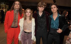 Em bm7 e prometti domani a tutti parlerai di me am7 em bm7 e anche se ho solo vent'anni dovrò correre. L Urlo Dei Maneskin Abbiamo Vent Anni Vogliamo Prenderci Il Futuro Sky Tg24