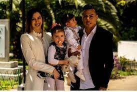 Join facebook to connect with daniela b colett and others you may know. Daniela Colett Antonella Colett Y Eduardo Vargas Facebook