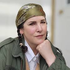 Grateful to be back and rocking my best Wednesday Addams meets gypsy vibe  today. 🖤✨ While being stuck at home for two weeks wasn't ideal, it did  give me the chance to