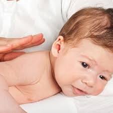 Cara mengatasi perut kembung yang alami. Sendawakankan Bayi Elak Kembung Perut June 2021 Kelabmama Malaysia