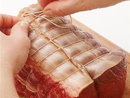 Whisk the floury onions into the beefy juices in the casserole, to make a thick onion gravy. Come Si Prepara Il Roast Beef All Inglese Sale Pepe
