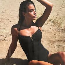 Αν μια μοντέλα θέλουμε να βλέπουμε με μαγιό αυτή είναι σίγουρα η αδερφή της. H Eirhnh Papadopoyloy Eri3e To Instagram Me Thn Kayth Poza Sto Krebati Ths Onsports Gr