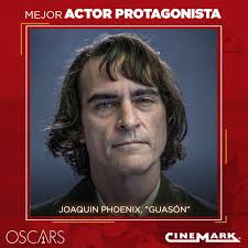 OscarsEnCinemark 🍿🤩 ¡El segundo Oscar de la noche para Guasón! 🤡 Joaquin  Phoenix, el favorito😍 en la categoría de “Mejor Actor Protagonista” gana  el Oscar.