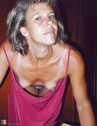 Voyeur (downblouse) - ZB Porn