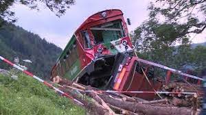Der nach einem nächtlichen unwetter am morgen des 9. Zusammenstoss Murtalbahn Mit Holz Lkw Youtube