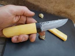 Forum Neoczen Org Voir Le Sujet Thomas Lecas Dit Rahansor Sur Le Fil Lames Et Bois En 2020 Lame Ciseaux A Bois Couteau Corse
