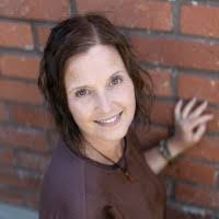 Sarah Lindberg's Instagram, Twitter & Facebook