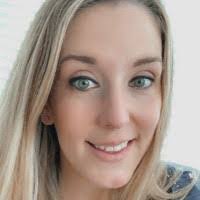 Karen Nadeau's Instagram, Twitter & Facebook