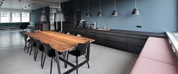 Kuchen farben ideen, farbe in der kuche so wird s wohnlich. Der Industrial Style In Der Kuche Warme Farben Treffen Auf Funktionales Design
