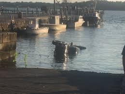 If your trailer has incandescent light bulbs, disconnect the light plug. Video Truck Submerged Off State Street Boat Ramp Eastbayri Com News Opinion Things To Do In The East Bay