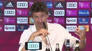 Thomas müller funny press conference(robert lewangoalski). Muller Saying Lewangoalski But Everyone Laughs Youtube