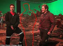 Самые новые твиты от martin bashir (@martinbashir): Robert Downey Jr Accused Of Photoshopping Tom Holland Out Of Post Defending Chris Pratt Duk News