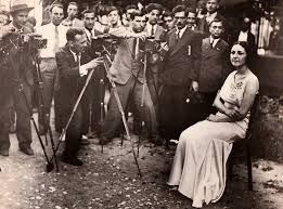 Bir Kadin Ve Bir Donem F Keriman Halis Kadin Istanlook Kadin Fotograf Tarih