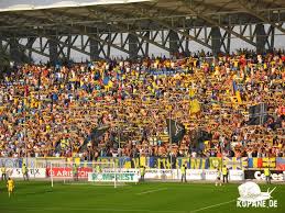 Fanii celor doua formatii au provocat pagube importante prin incidentele care au avut loc in tribune. 21 07 2012 Sc Fc Petrolul Ploiesti Fc Ceahlaul Piatra Neamt Kopane De