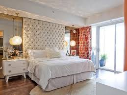 17 Beautiful Bedrooms With Floor To Ceiling Headboard Architecture Art Designs Bedroom Headboard Beautiful Bedrooms Glam Master Bedroom