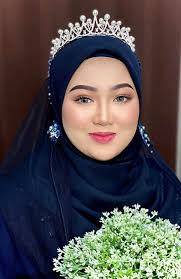 Cikyang asyik makeup bold je sexy je” naahh amik ni makeup minimalist tapi  bukan simple2 mcm ampa bayngkan tu.. base dan foundation tetap sama cuma  mainan color ja lain2..untuk majlis bertandang as