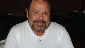 Frank Bond's Instagram, Twitter & Facebook