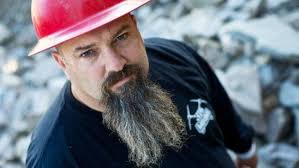 The show follows a crew filled with diverse personalities as they brave danger and dig for gold all over the world, from alaska to. Pin On Booth Display Ideas
