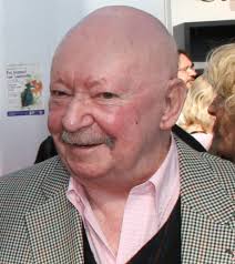 Lieferung frei haus „lieferung frei haus ist eine kurzgeschichte, die um 1988 von dem deutschen autor günter kunert verfasst worden ist. Gunter Kunert Wikipedia