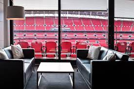 Image Result For Wrigley Luxury Suite Vip Room Luxury Suite Stadium Design
