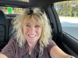 07 June 2025 2pm-5pm FAIR ART FUSION @ THE FIB Emotive Abstract Painting  led by Sarah Murphy. Sarah stands for freedom and self expression. She will  take you