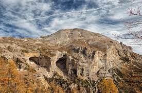 Die bauarbeiter fahren dort hinter uns mit einem land rover durch, und auch über die sperren. The Pramand Tunnel Is Now Reopened The Road Fenil Moncellier Pramand Fort Jafferau Is Completely Viable Again A Wonderful Autumn In Valsusa Alps Moto Tours