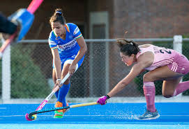 Aquí tenemos a un hermoso caballo negro montando a una yegua. Late Equalizer Denies India Victory Over Las Leonas Stick2hockey