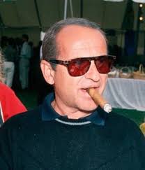 Nice picture of Joe Pesci. Smoking a nice stogie.