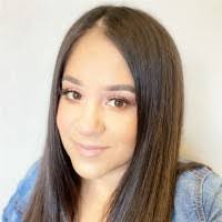 Yeleng Lor's Instagram, Twitter & Facebook