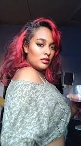 Shanna Jacobs's Instagram, Twitter & Facebook