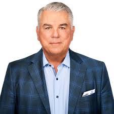 Doug Mack's Instagram, Twitter & Facebook