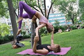 Yama, niyama, asana, pranayama, pratyahara, dharana, dhyana and Estonian Acro Yogi Couple Bonds By Contorting In City Squares New York City New York Dnainfo