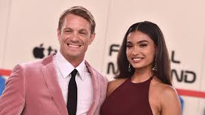 By clicking the link below you will be redirected to a gif pack of #322 268x180 gifs of joel kinnaman as takeshi kovacs in s1e1 of altered. Victoria S Secret Star Kelly Gale Ist Mit Ihrem Joel Verlobt Promiflash De