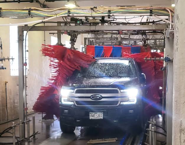 Express or Full Service Car Wash? Cost & Time Guide