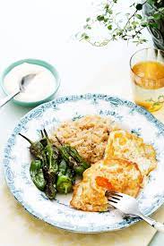 Keto Cauliflower Hash With Eggs And Peppers Recipe Diet Doctor Recipe Vegetarian Dishes Keto Cauliflower Vegetarian