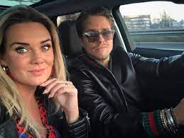 Papa, vandaag ben je jarig en dat hoort dan eigenlijk een feestje te zijn, maar door omstandigheden valt er weinig te vieren. Andre Hazes Post Naaktfoto Vriendin Monique Westenberg In Las Vegas