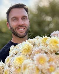 Daniel Schavey (@petalpickers) • Instagram photos and videos