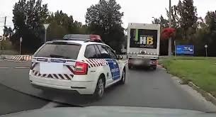 Idevaló igazságügy nemzetközi rendőrség rendőr újság szakszervezetek, egyesület rendőrsport ruházat, felszerelés makettek rendőrségi járművek drog fotógaléria a szerkesztő ajánlatai. Onkritikat Gyakorolt A Rendorseg Pofatlan Tan Itas Extra Autonavigator Hu