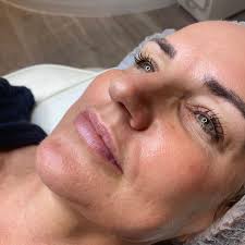 A shout out to @sculptbeautyclinic Work has been busy and life has been  crazy with a poorly toddler but a pamper time with Leanne at Sculpt Beauty  made me forget it all.