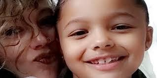 Amanda Yuhas's Instagram, Twitter & Facebook